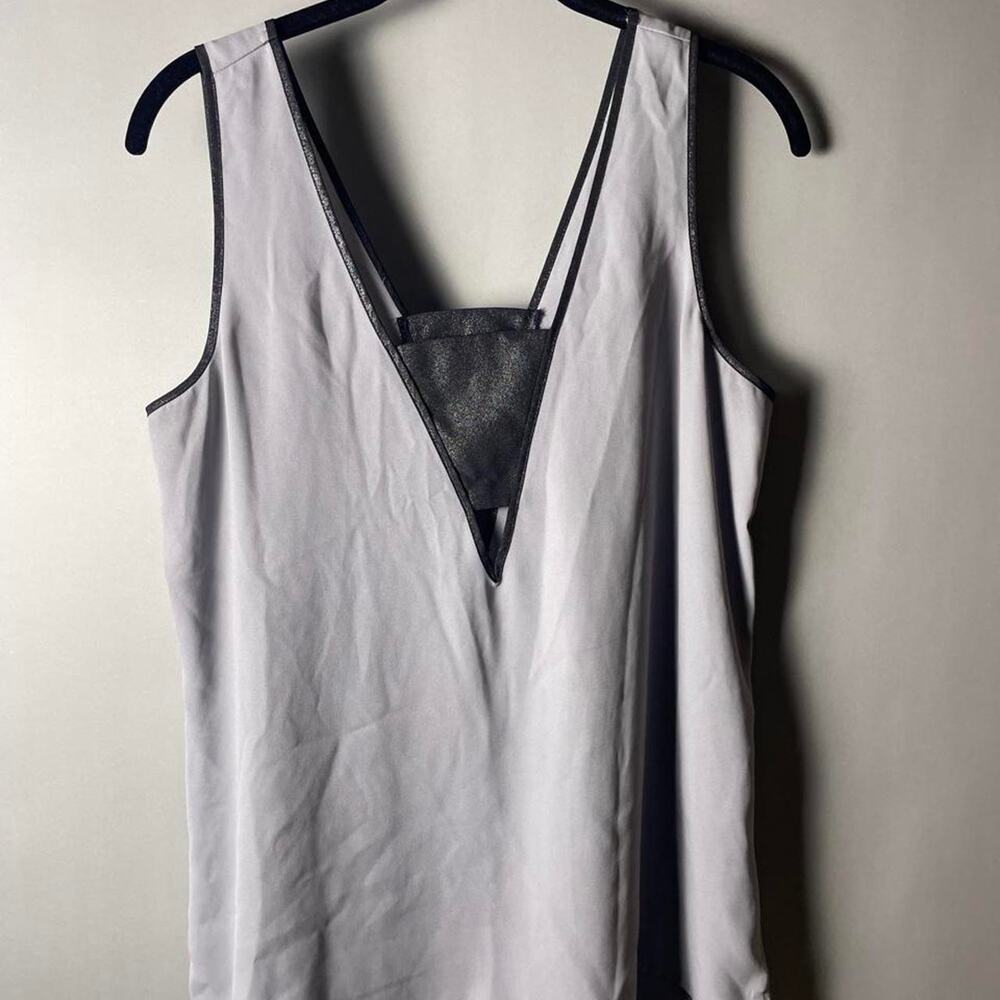 Express Women's size m sleeveless blouse